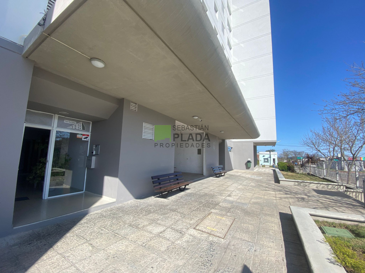 Apartamento ID.419 - Apartamento de 2 Dormitorios con cochera en Torre San Carlos