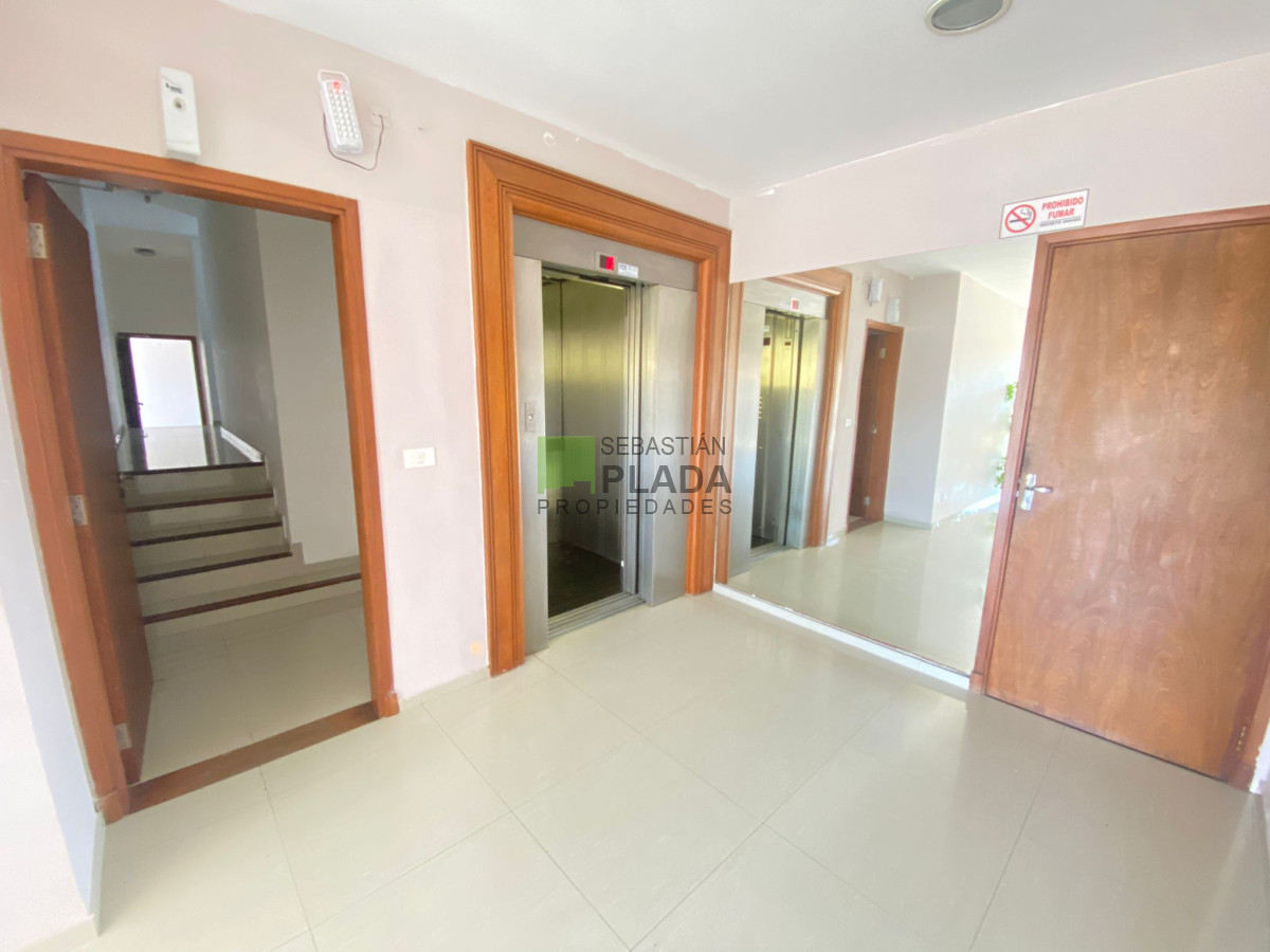 Apartamento ID.473 - Apartamento 2 Dormitorios, con cochera, en Alquiler en Torre San Carlos