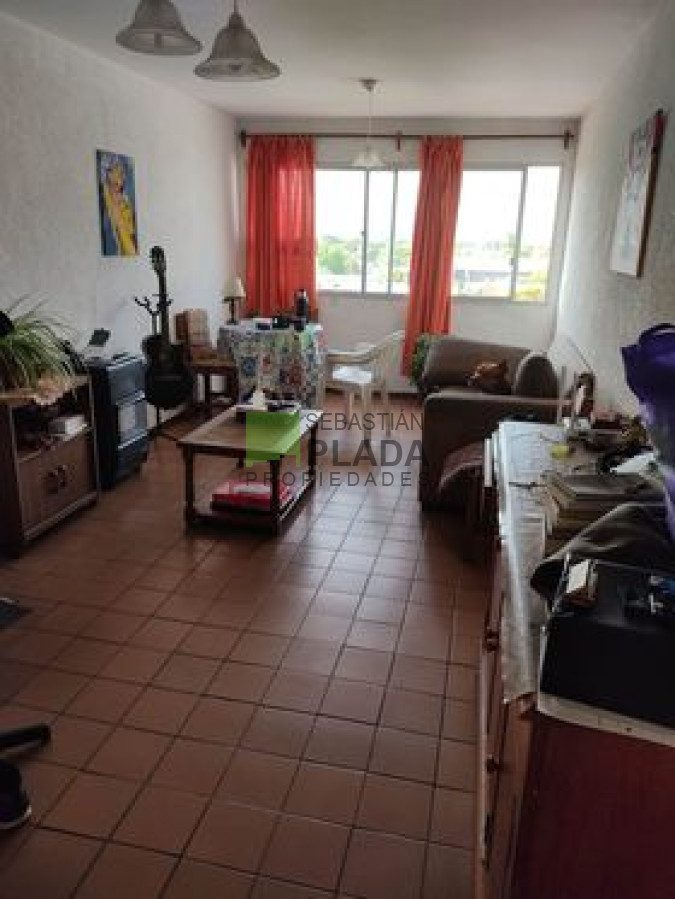 Apartamento ID.640 - Apartamento 2 dormitorios con estacionamiento cerrado, Maldonado Centro.