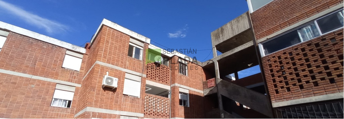 Apartamento ID.719 - Apartamento Céntrico - 4 Dormitorios, luminoso, muy ventilado.