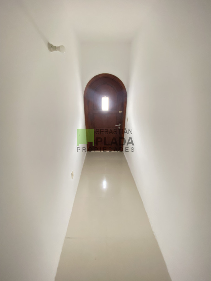 Apartamento ID.1040 - Apartamento de 2 dormitorios en Alquiler en San Carlos