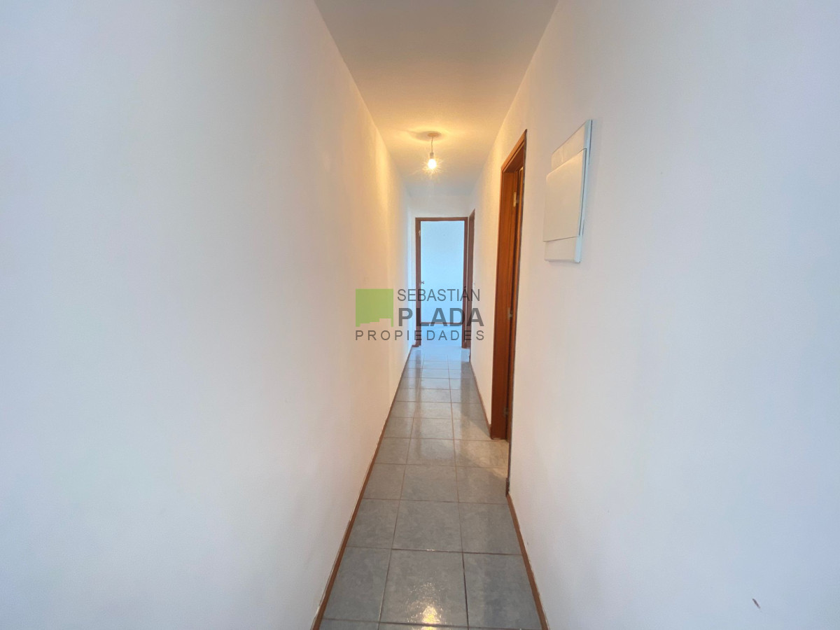 Apartamento ID.473 - Apartamento 2 Dormitorios, con cochera, en Alquiler en Torre San Carlos