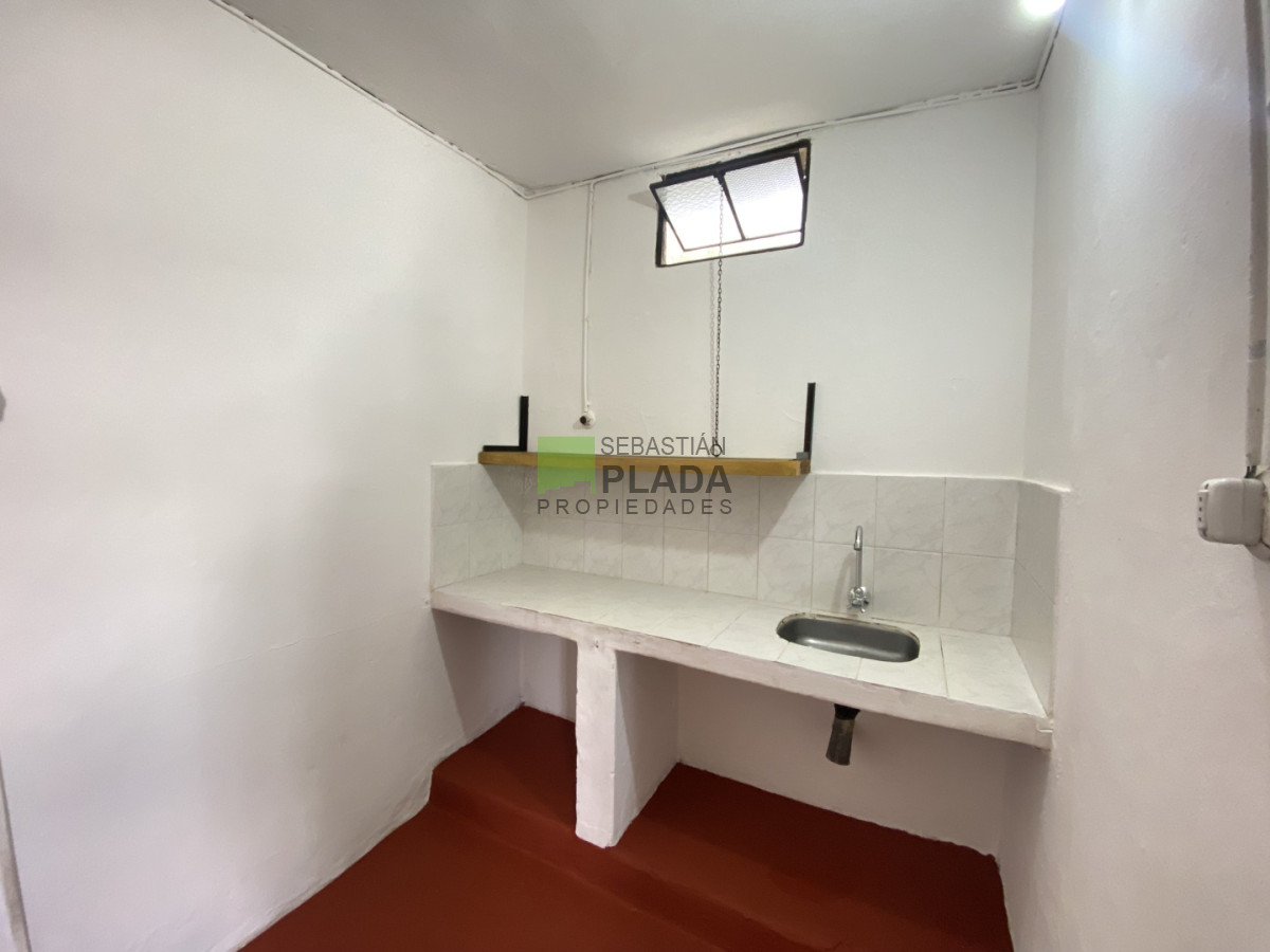 Apartamento ID.1068 - Apartamento al fondo, 1 dormitorio en Alquiler en el centro de San Carlos