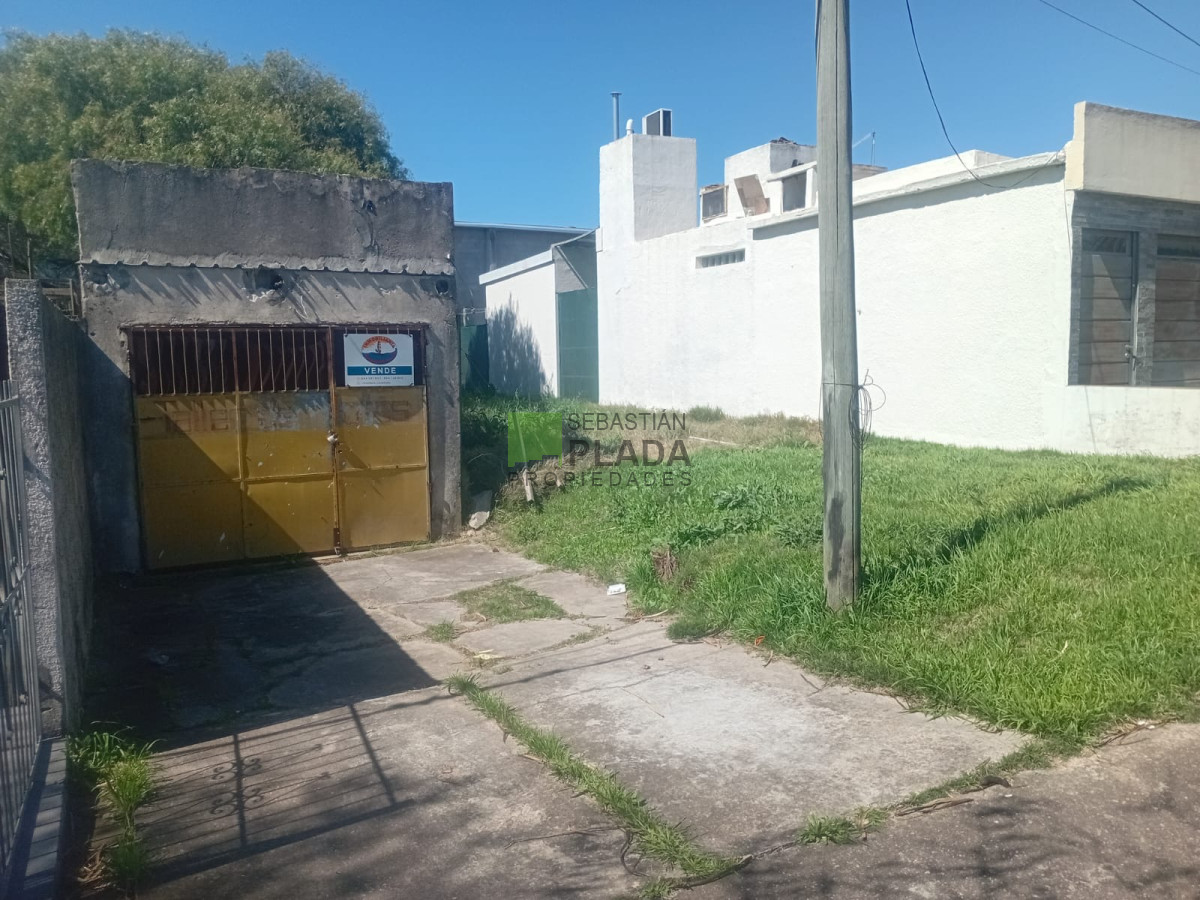 Depostio en PH, 258 mts de terreno a 1 cuadra de Alvariza - PLD1014C