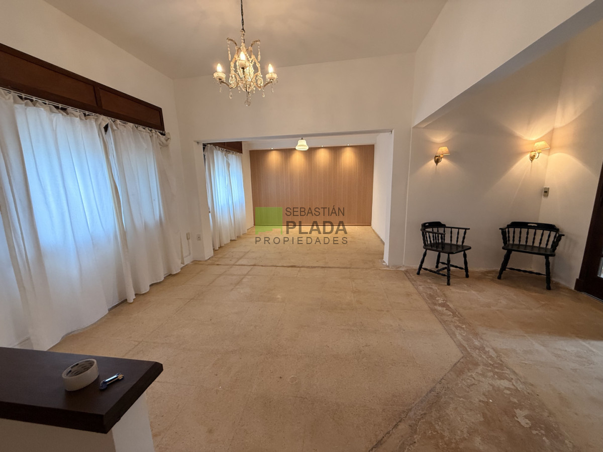 Casa ID.1103 - Casa sobre 18 Julio, ideal Empresa o Profesional