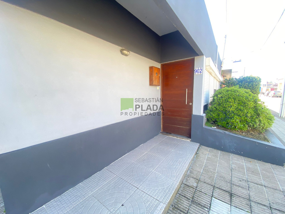 Casa ID.923 - En Venta Casa 3 Dormitorios, Centro de San Carlos.