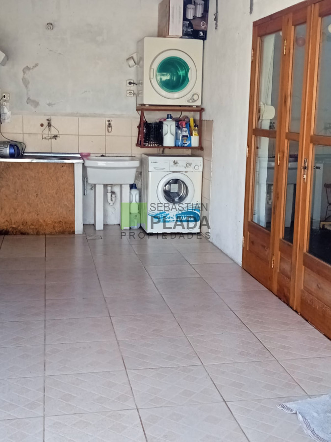 Casa ID.710 - Casa con Local o monoambiente. apta Banco