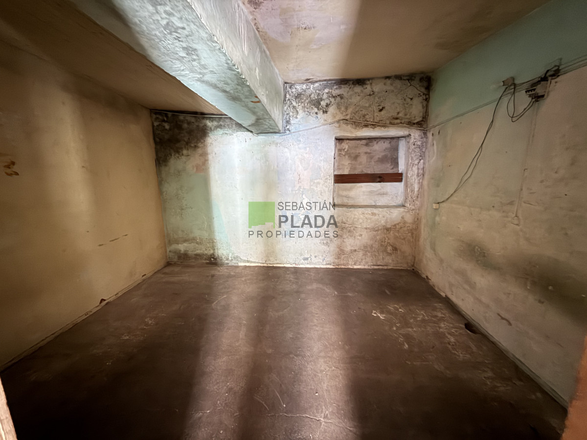 Casa ID.1021 - Casa a reciclar cecana a Rambla y servicios