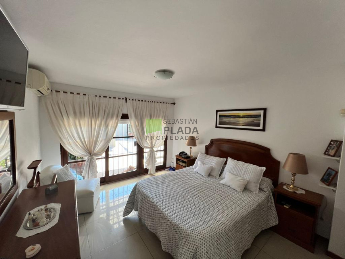 Casa ID.896 - Importante Casa de 4 Dormitorios en Venta en San Carlos