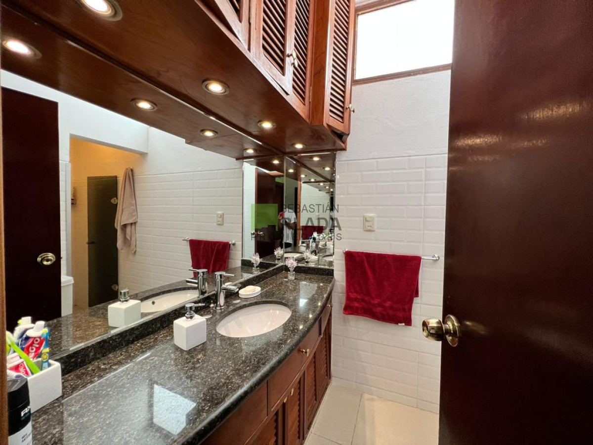 Casa ID.896 - Importante Casa de 4 Dormitorios en Venta en San Carlos