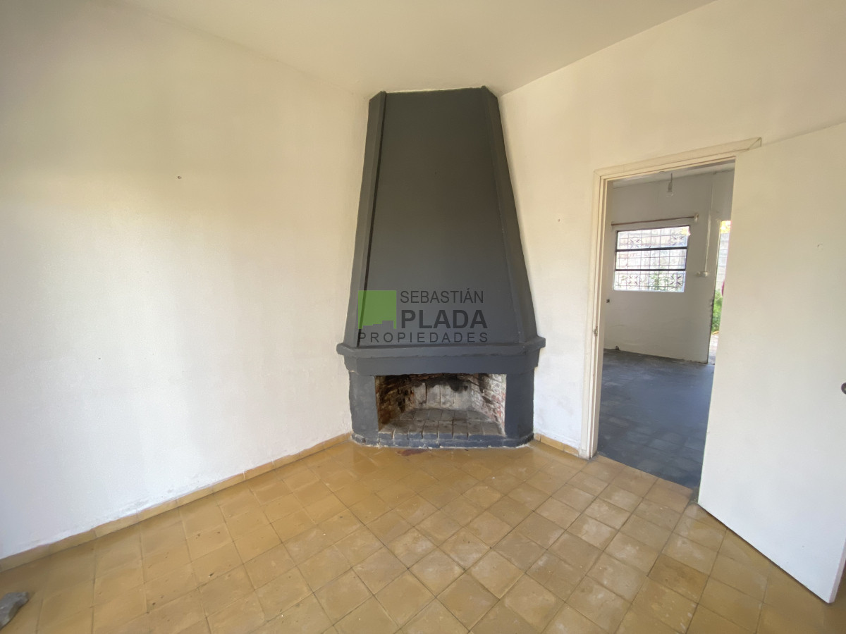 Casa ID.1003 - Casa de 2 Dormitorios en Centro de San Carlos en Venta