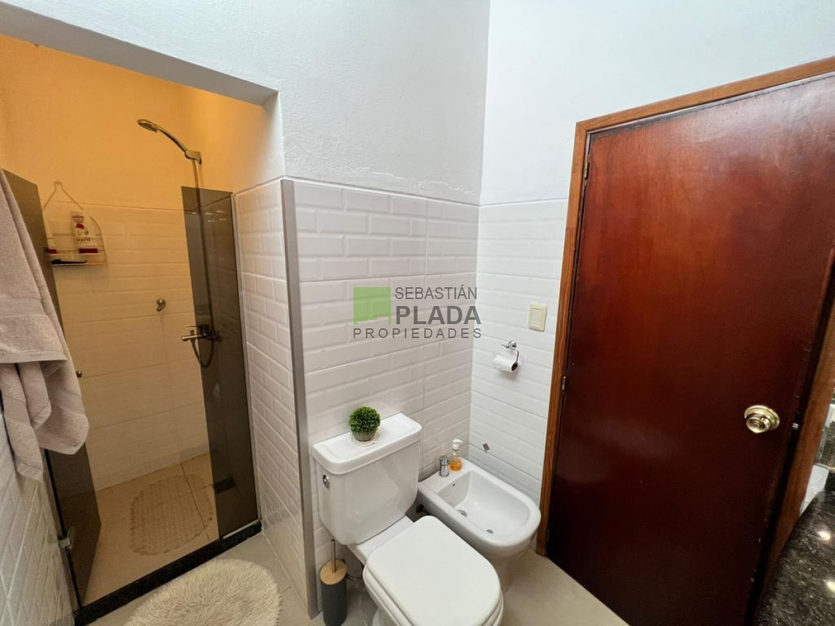 Casa ID.896 - Importante Casa de 4 Dormitorios en Venta en San Carlos