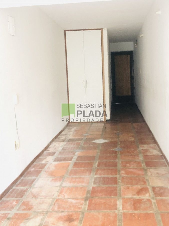 Casa ID.197 - Casa en PH, San Carlos Centro, 2 dormitorios, patio con parrillero en el Centro de San Carlos.