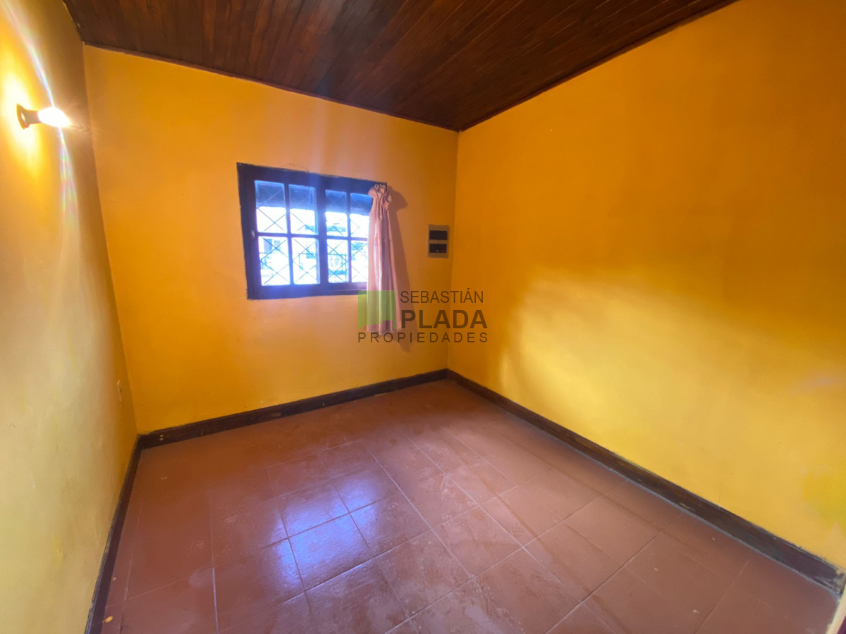 Casa ID.909 - Casa de 3 Dormitorios y Patio en Venta en el Centro de San Carlos