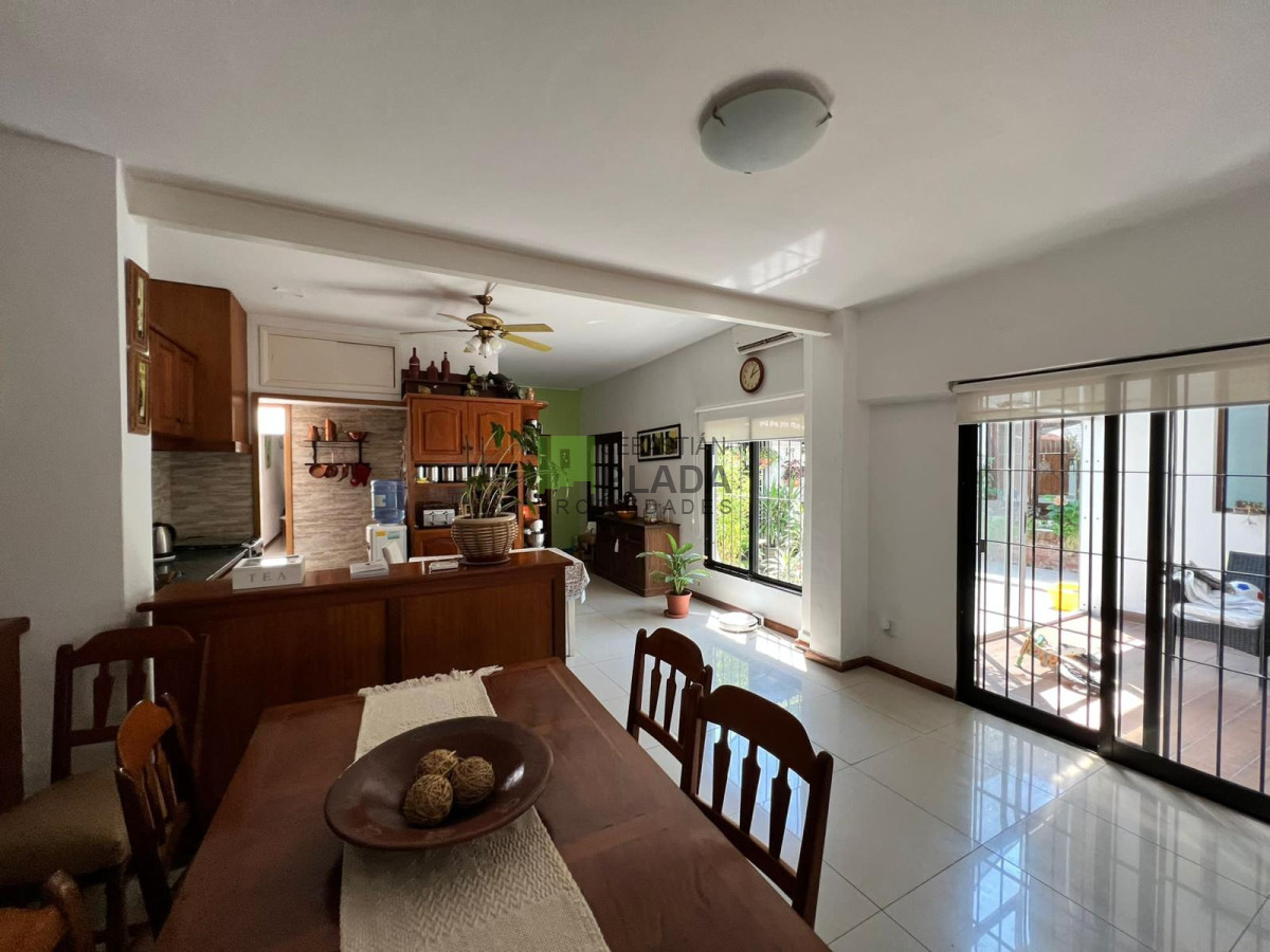 Casa ID.896 - Importante Casa de 4 Dormitorios en Venta en San Carlos