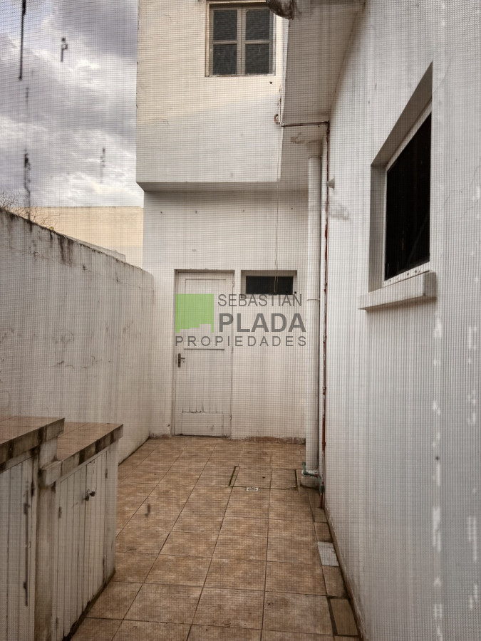Casa ID.718 - Casa de 3 Dormitorios Céntrica, con garaje en Venta