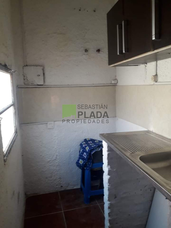 Casa ID.523 - tres apartamento en un mismo padrón, sobre Avenida.