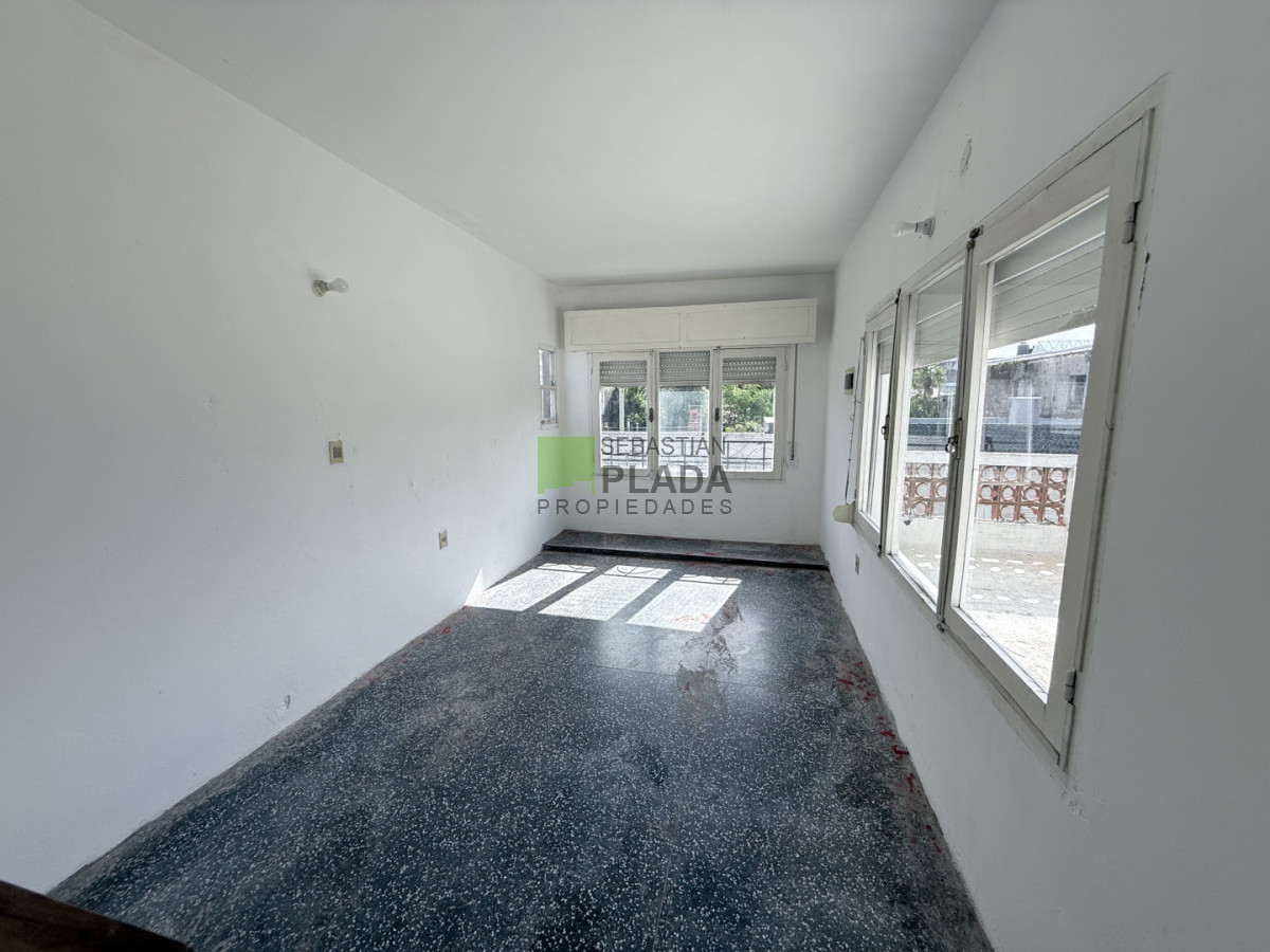 Casa ID.718 - Casa de 3 Dormitorios Céntrica, con garaje.