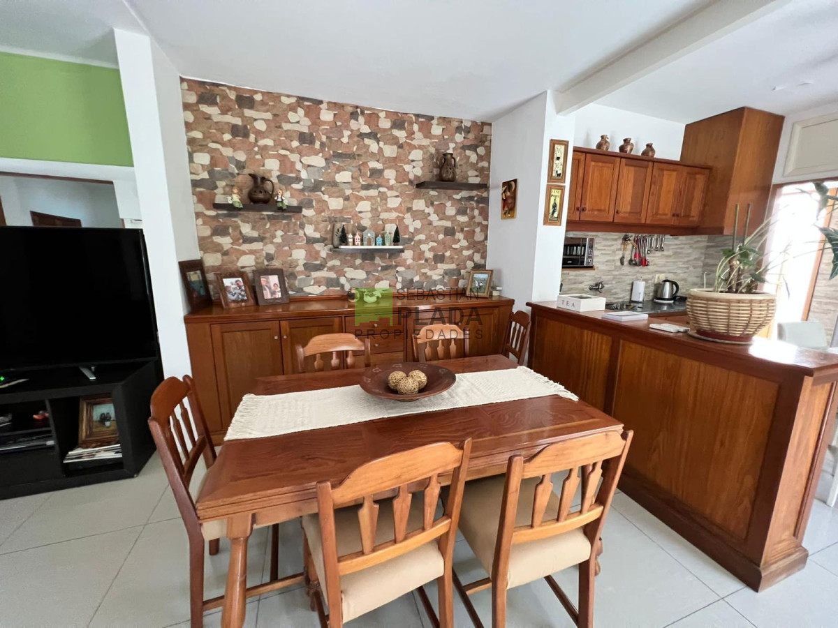 Casa ID.896 - Importante Casa de 4 Dormitorios en Venta en San Carlos