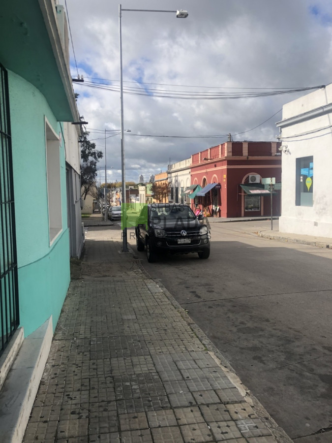 Casa ID.197 - Casa en PH, San Carlos Centro, 2 dormitorios, patio con parrillero en el Centro de San Carlos.