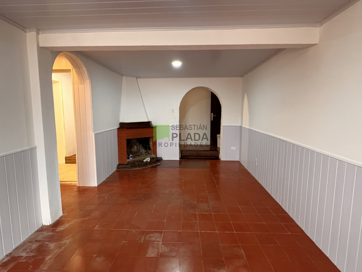 Casa ID.798 - Casa de 2 Dormitorios y Garaje en San Carlos
