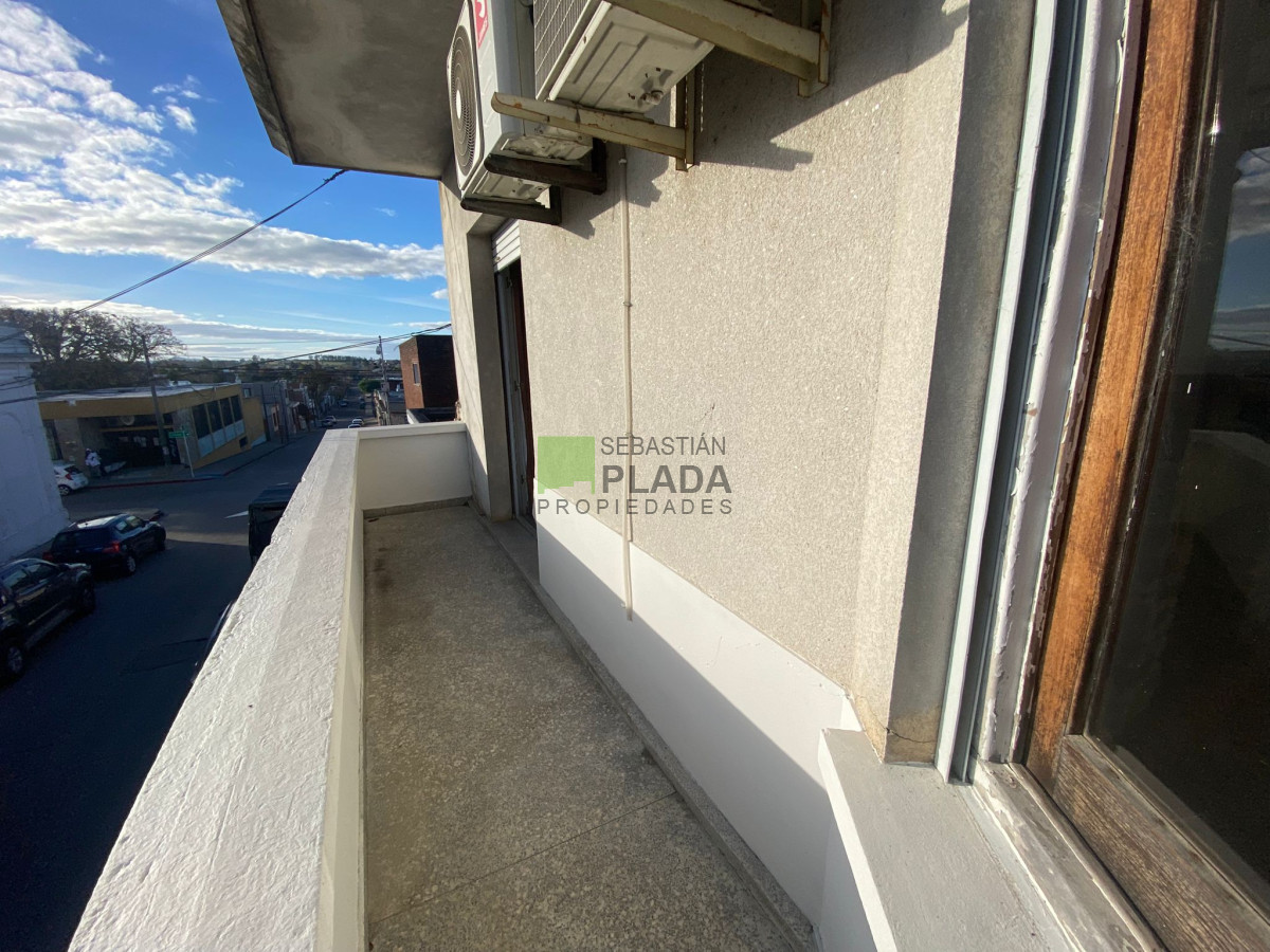 Casa ID.987 - Casa de 2 Dormitorios en el Centro de San Carlos Venta