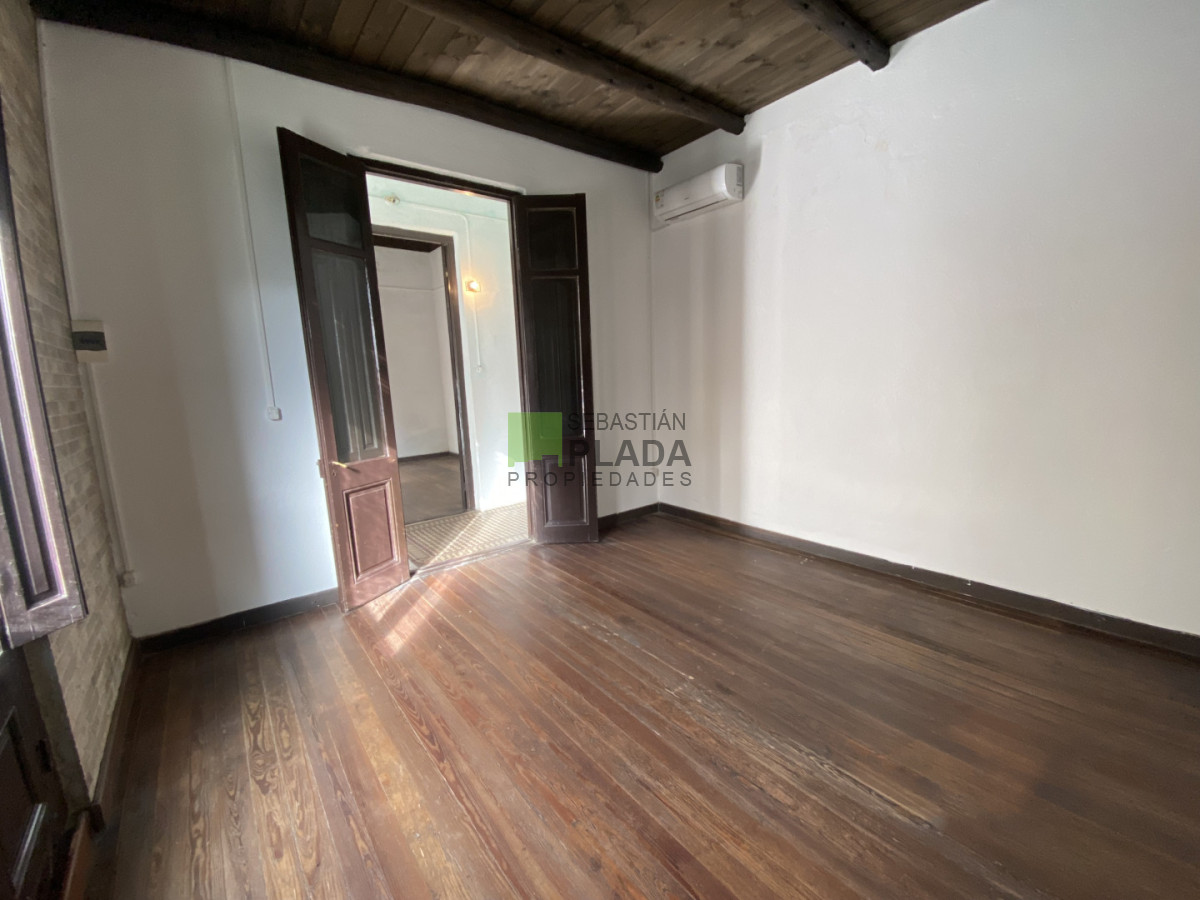 Casa ID.679 - Casa 4 Dormitorios con garaje en alquiler en el Centro de San Carlos