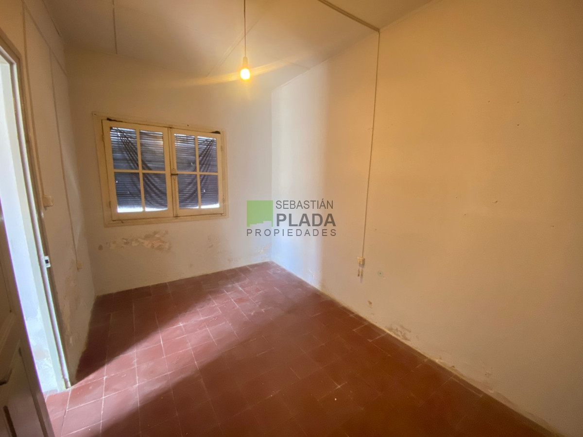 Casa ID.930 - Casa Céntrica 2 Dormitorios y Garaje en Venta en San Carlos