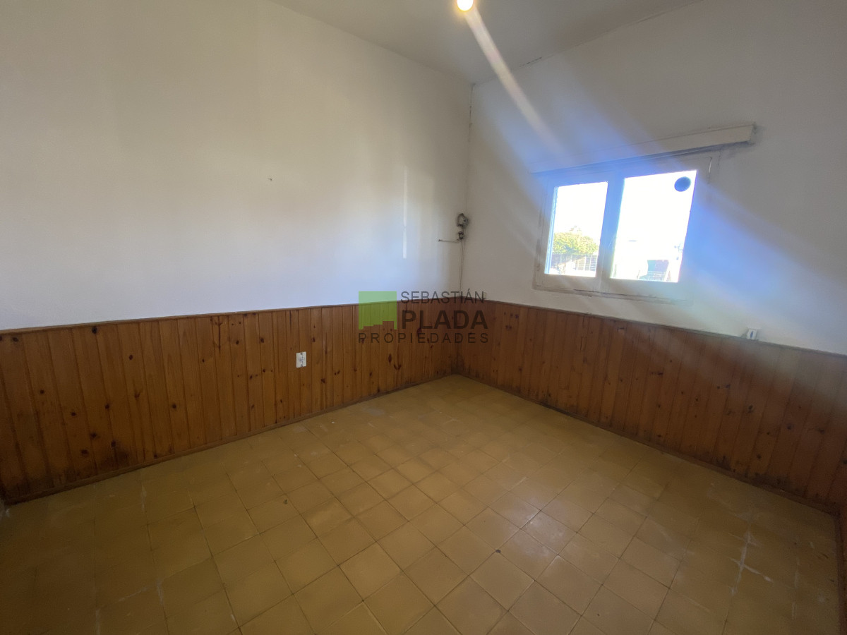 Casa ID.1003 - Casa de 2 Dormitorios en Centro de San Carlos en Venta