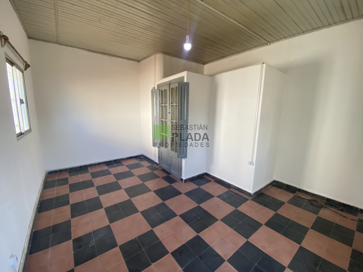 Casa ID.1020 - Casa de 1 Dormitorio en Alquiler en San Carlos