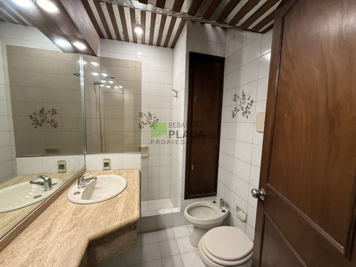 Casa ID.1103 - Casa sobre 18 Julio, ideal Empresa o Profesional