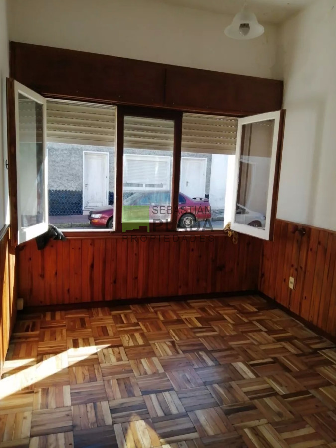 Casa ID.718 - Casa de 3 Dormitorios Céntrica, con garaje en Venta