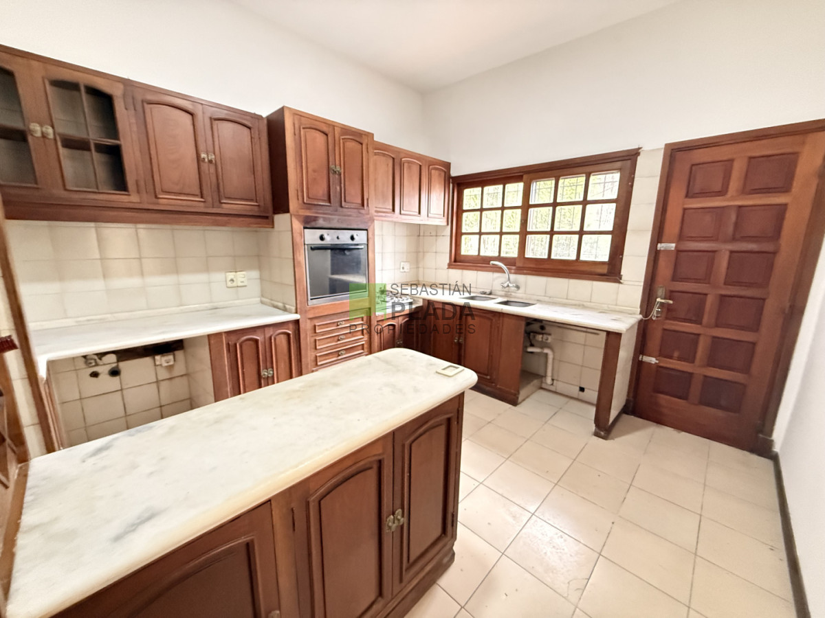 Casa ID.1103 - Casa sobre 18 Julio, ideal Empresa o Profesional