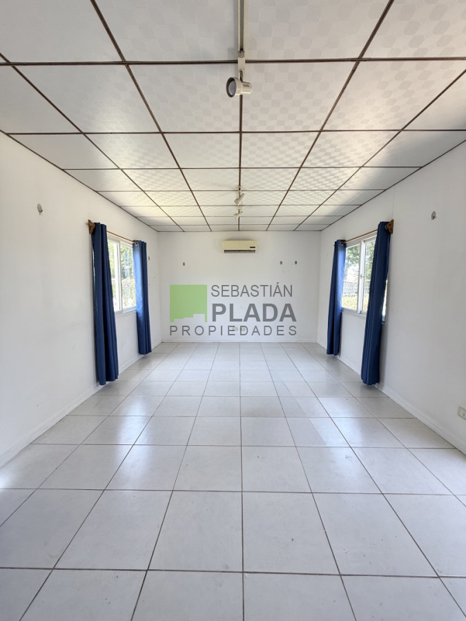 Casa ID.1042 - En alquiler 2 dormitorios, cochera