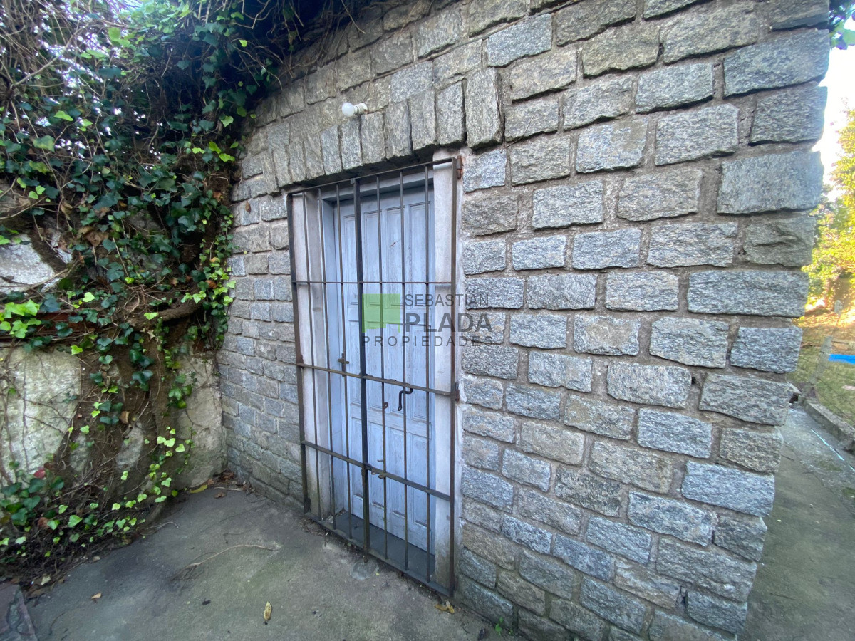 Casa ID.987 - Casa de 2 Dormitorios en el Centro de San Carlos Venta