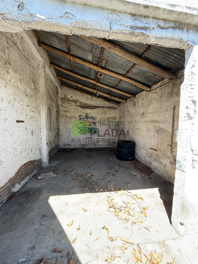 Casa ID.1032 - Casa 2 dormitorios, céntrica, amplio terreno