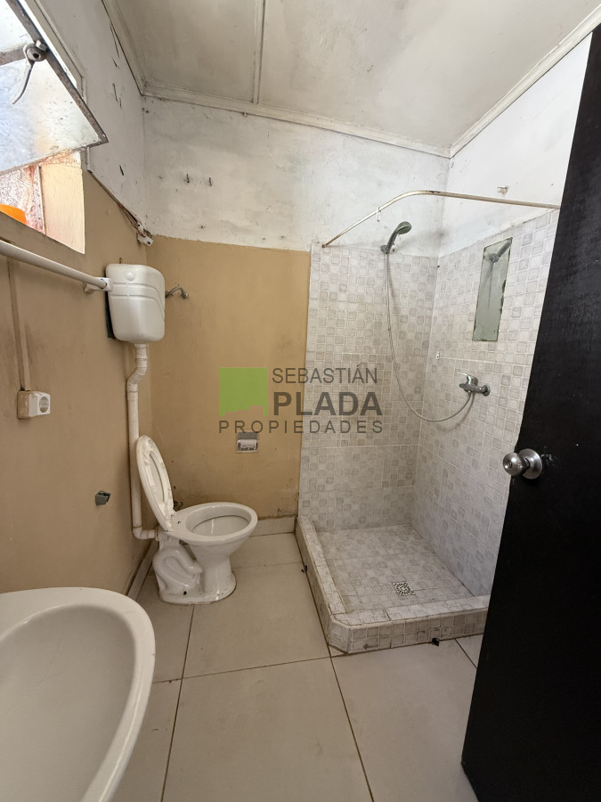 Casa ID.1032 - Casa 2 dormitorios, céntrica, amplio terreno