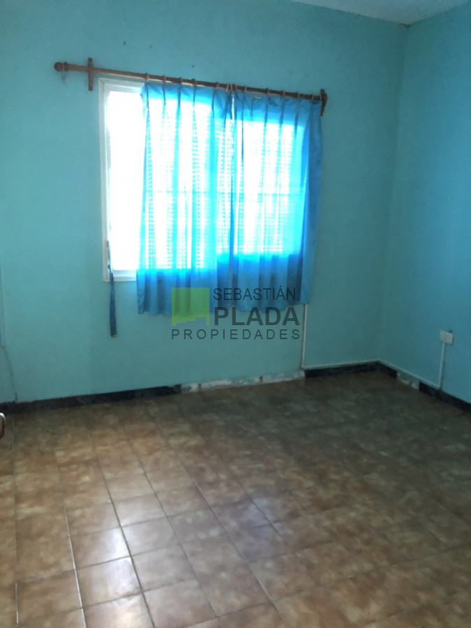 Casa ID.238 - Casa 4 dormitorios, Galpón, Garage, Patio, cercana al centrto, a pasos de la Rambla