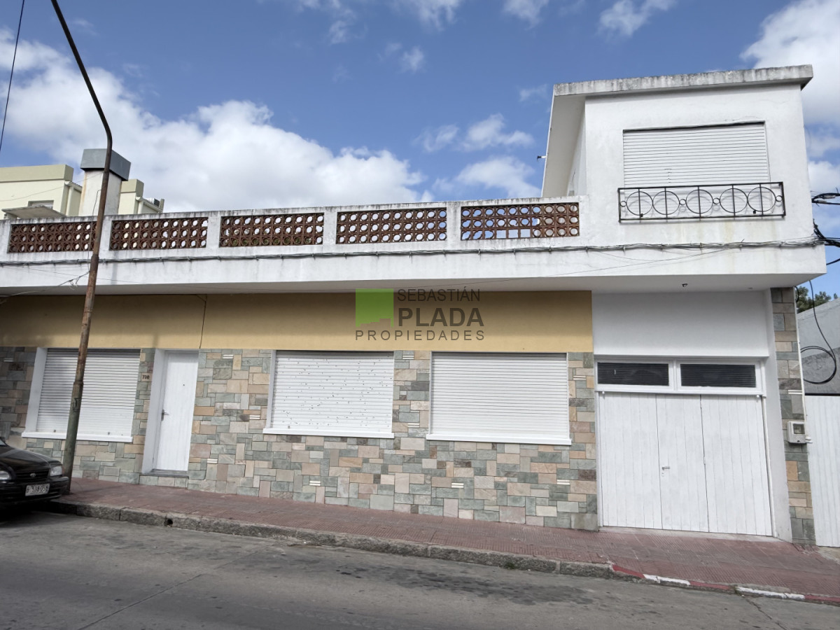 Casa ID.718 - Casa de 3 Dormitorios Céntrica, con garaje.