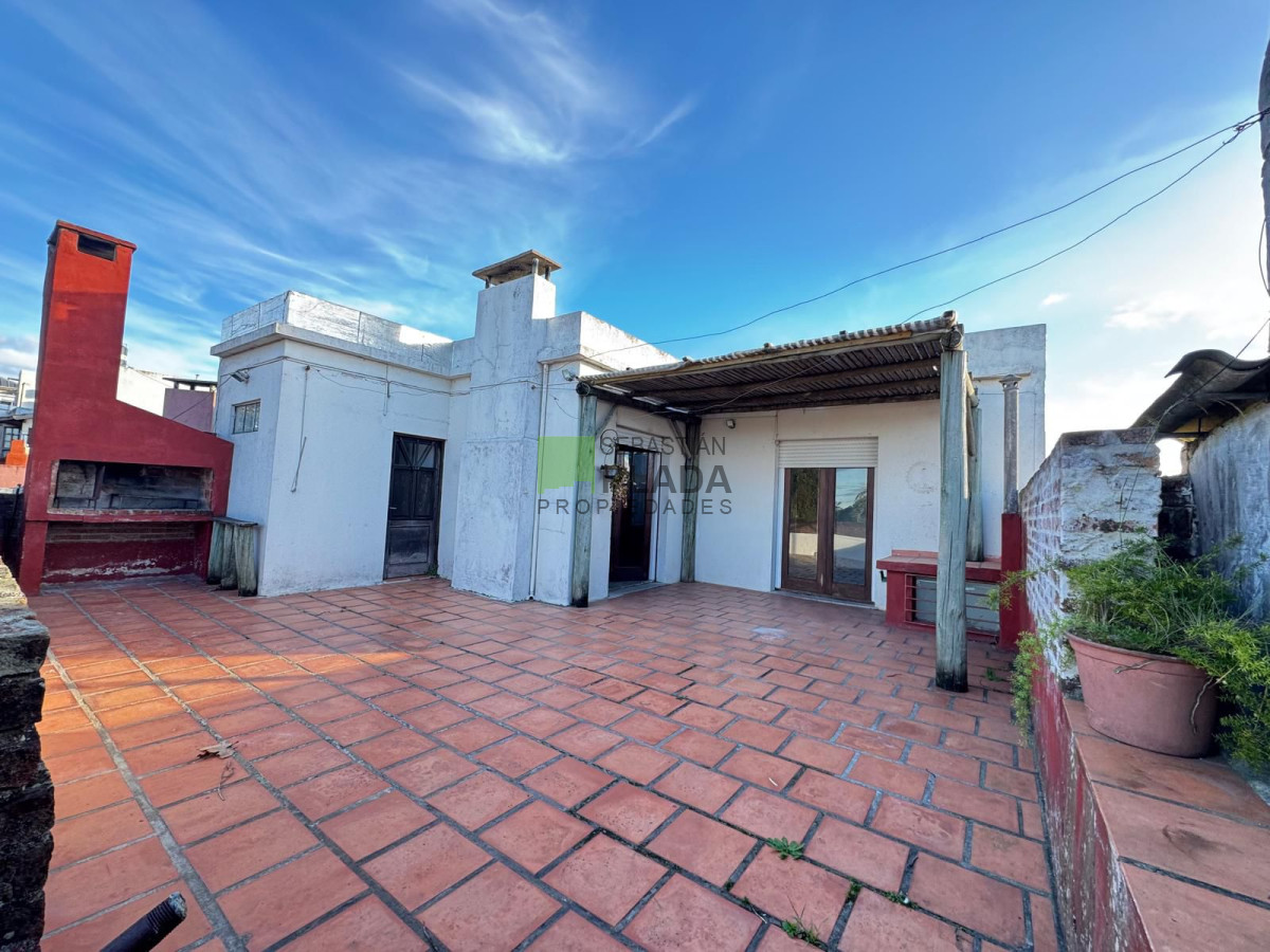 Casa ID.987 - Casa de 2 Dormitorios en el Centro de San Carlos Venta