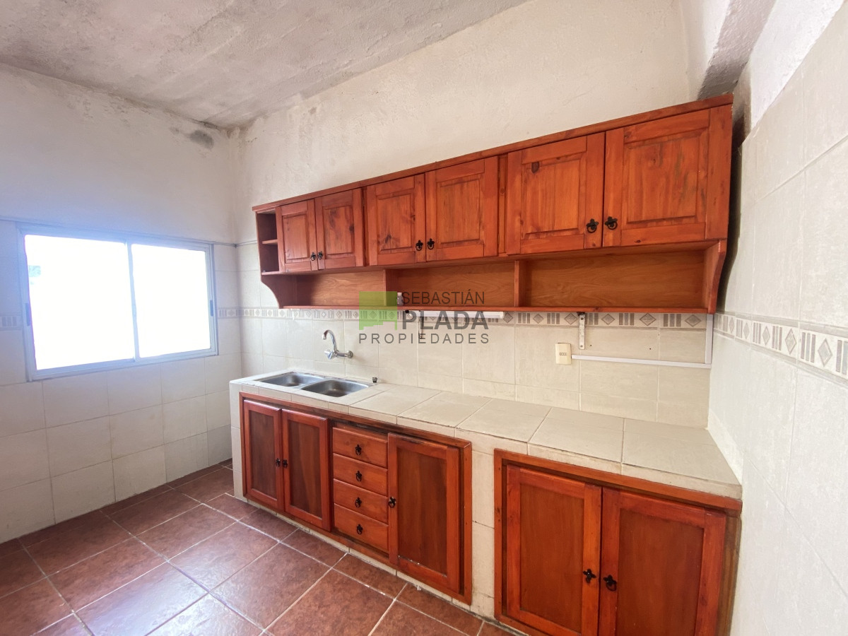 Casa ID.848 - Casa Tres Dormitorios, garaje, patio.  Venta en San Carlos