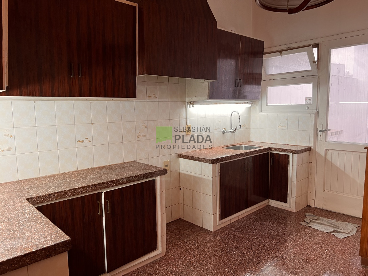 Casa ID.718 - Casa de 3 Dormitorios Céntrica, con garaje en Venta