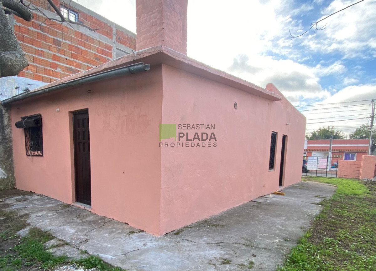 Casa ID.909 - Casa de 3 Dormitorios y Patio en Venta en el Centro de San Carlos