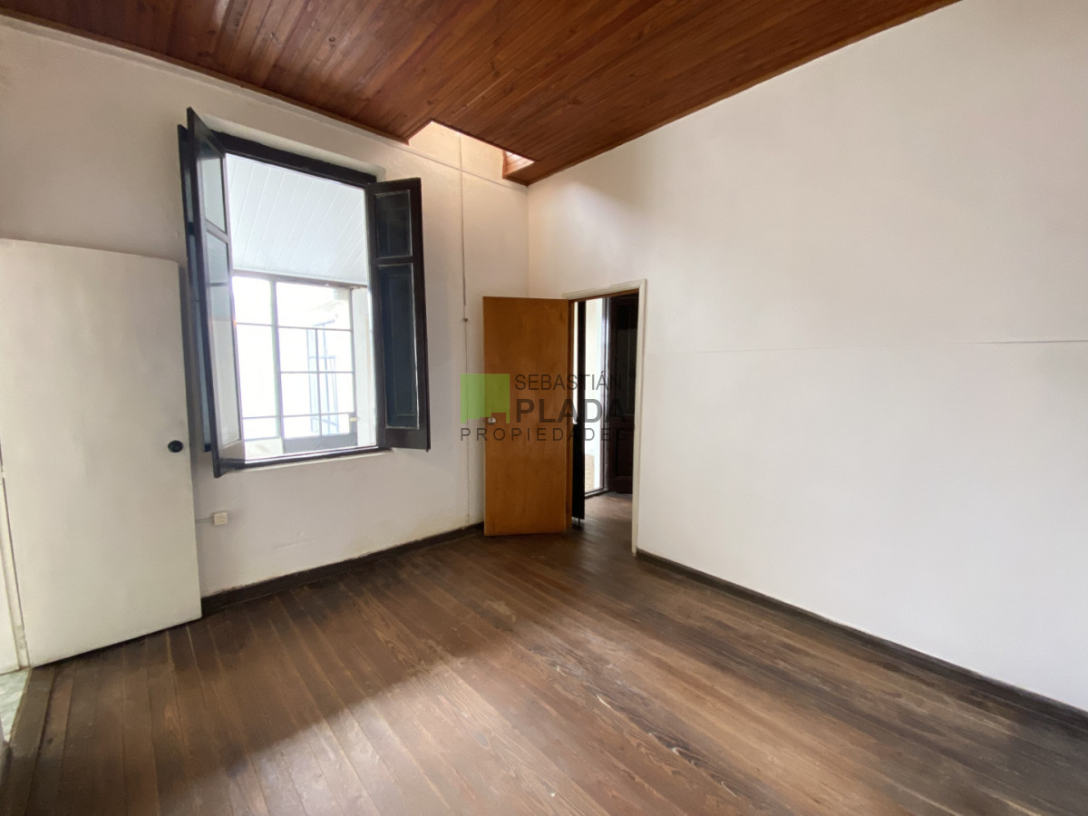 Casa ID.679 - Casa 4 Dormitorios con garaje en alquiler en el Centro de San Carlos