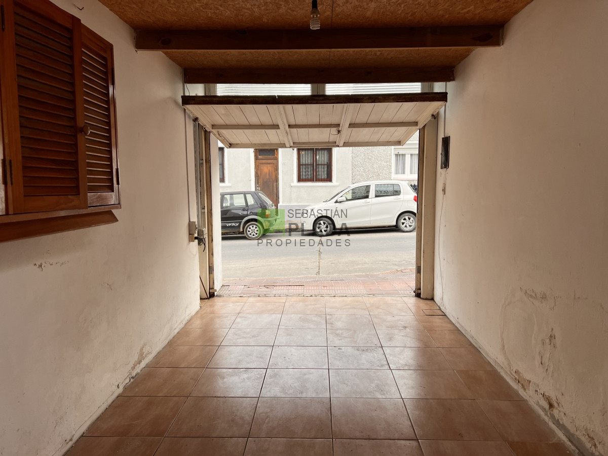 Casa ID.718 - Casa de 3 Dormitorios Céntrica, con garaje en Venta