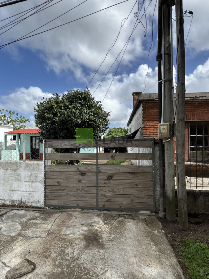 Casa ID.968 - Casa 2 dormitorios sobre amplio terreno, 