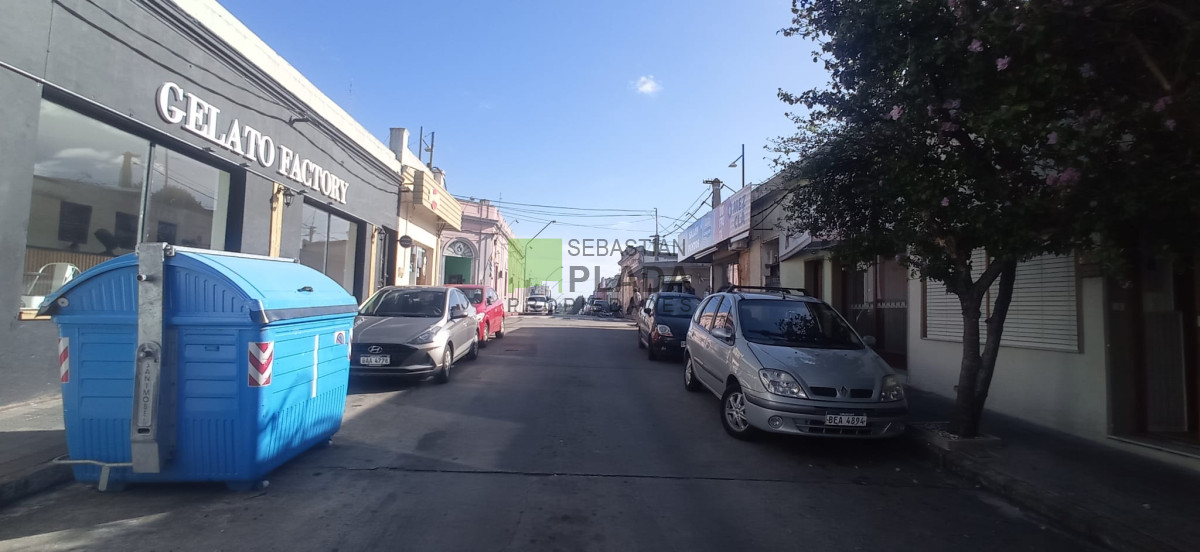 Casa ID.718 - Casa de 3 Dormitorios Céntrica, con garaje en Venta