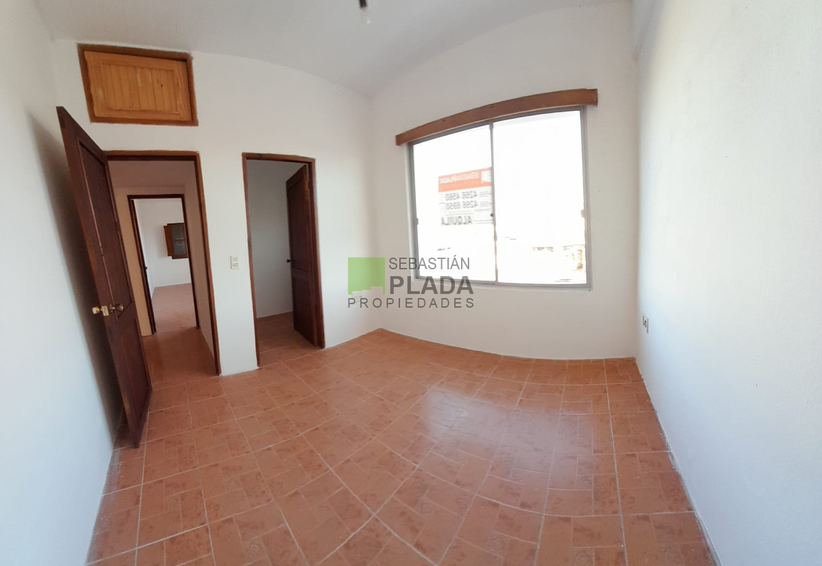 Casa ID.576 - PRÓXIMAMENTE EN ALQUILER!! Casa de altos, 3 dormitorios sobre Av. Alvariza