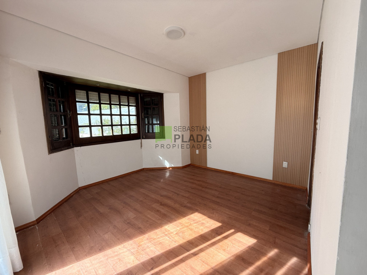 Casa ID.1103 - Casa sobre 18 Julio, ideal Empresa o Profesional