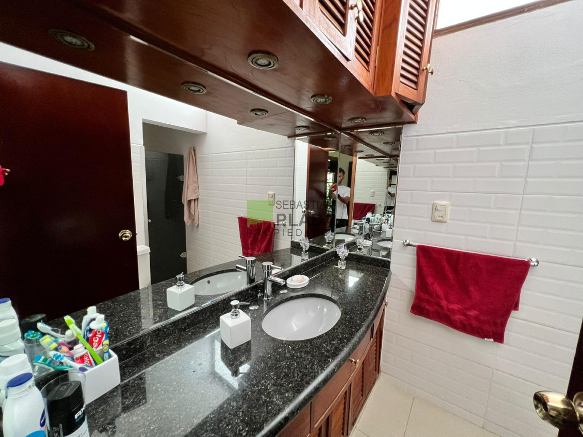 Casa ID.896 - Importante Casa de 4 Dormitorios en Venta en San Carlos